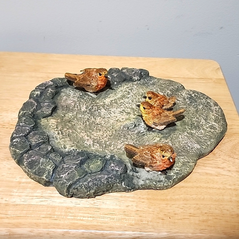 Bird bath with stone look ~12"x10"